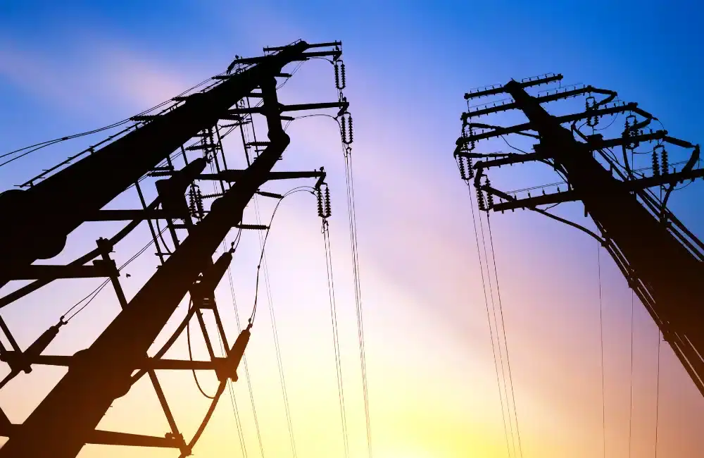 เสาไฟฟ้าแรงสูง อันตรายไหมต้องระวังอะไรบ้าง